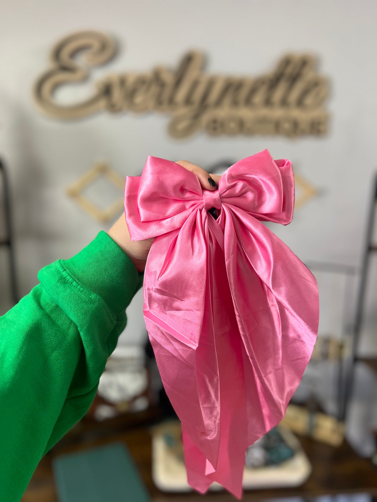 Flowy silk like bow
