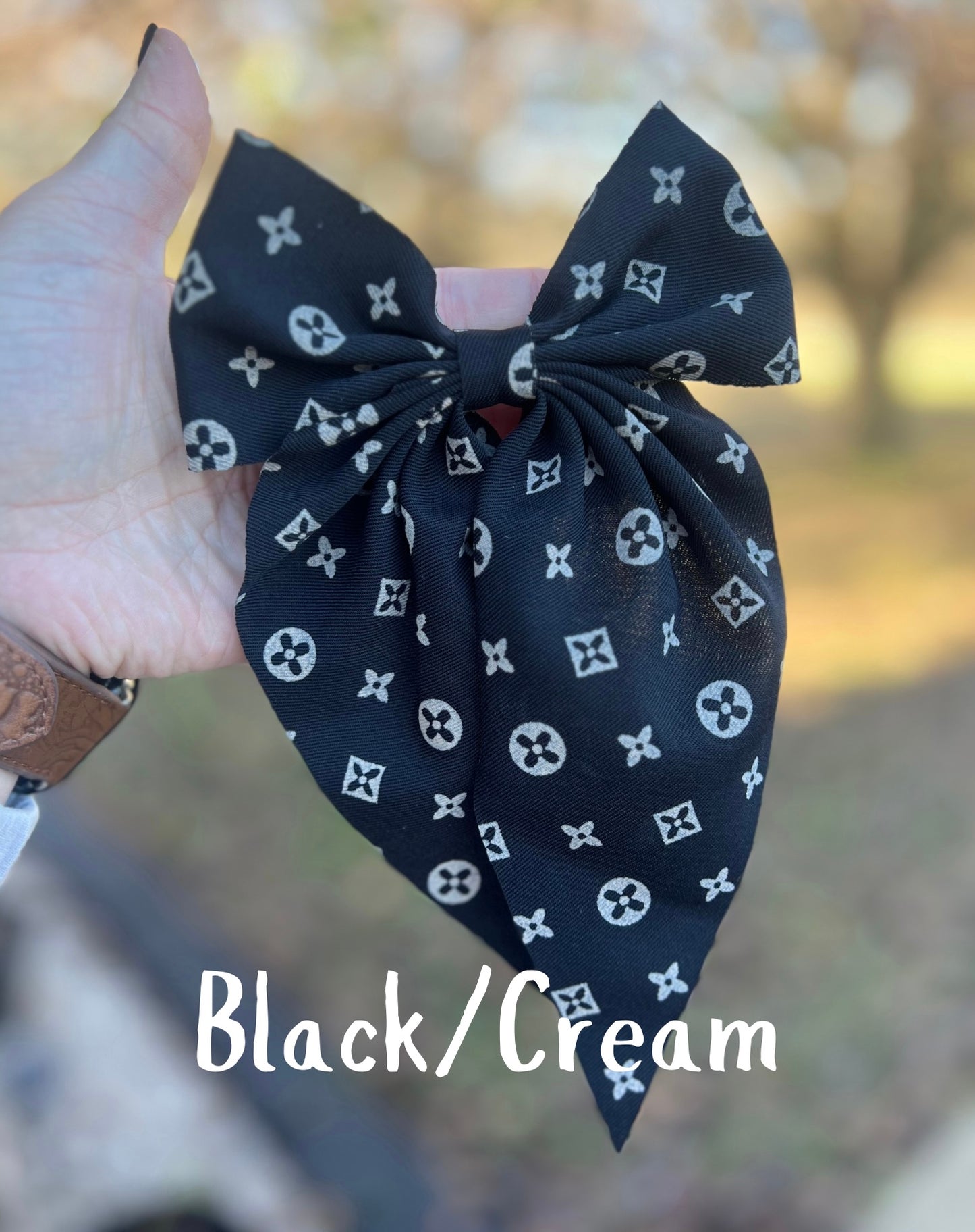 Inspired flowy bow